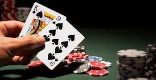 Filipino player using the maxwinph app to access live casino and game lobby on a mobile device